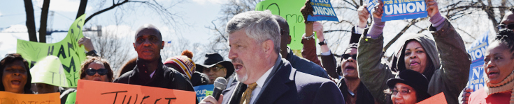 Tony Reardon speaking at an NTEU rally on Capitol Hill.